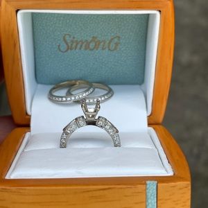 18k White Gold Simon G three ring set diamond